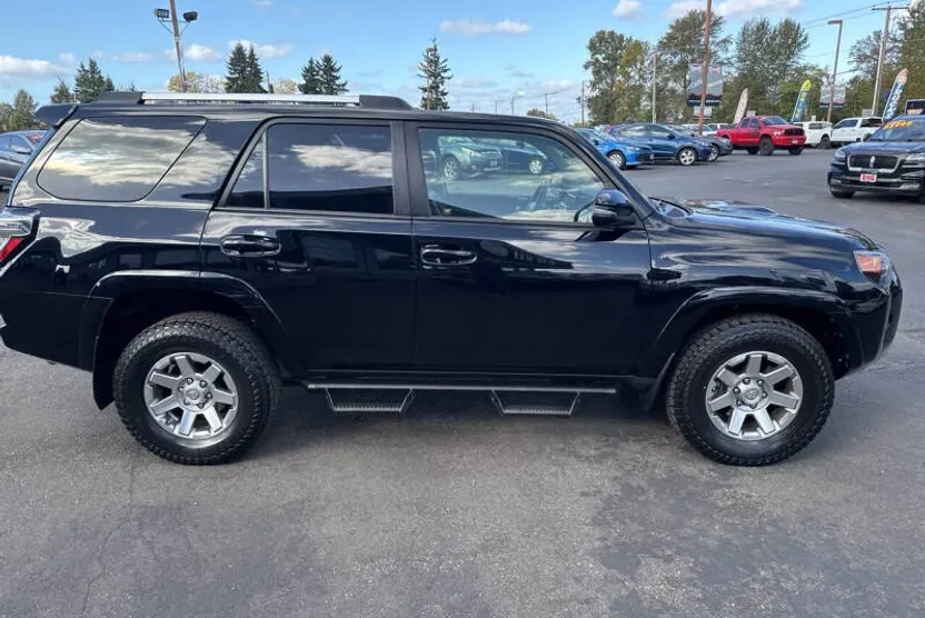 2016 Toyota 4Runner Base photo 1