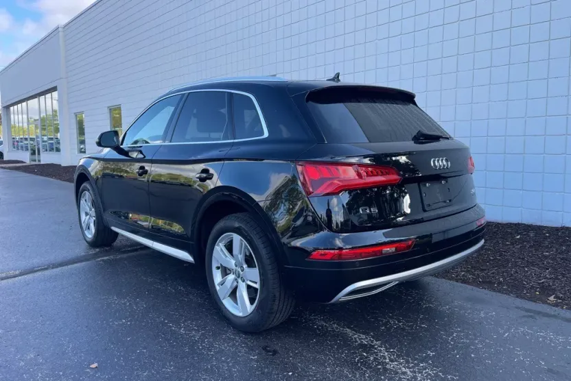 2018 Audi Q5 2.0T Premium photo 1