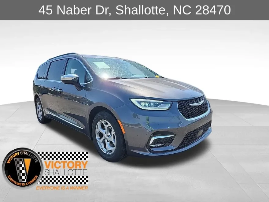 2023 Chrysler Pacifica Limited photo 1