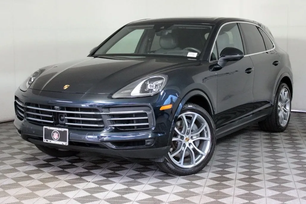 2019 Porsche Cayenne S photo 1