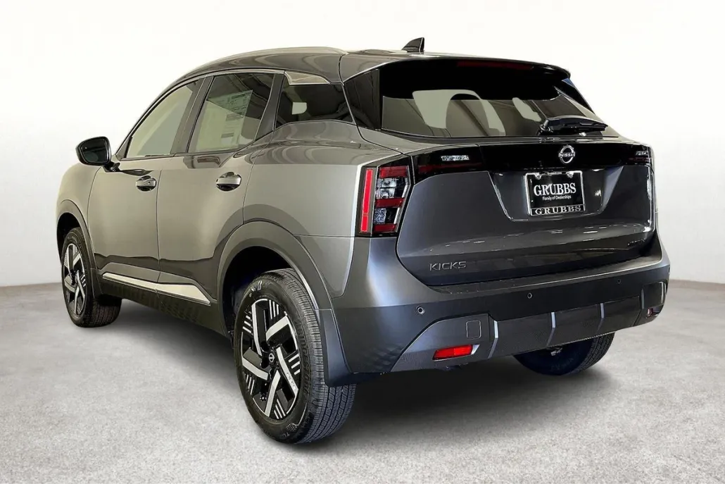 2026 Nissan Kicks SV photo 1