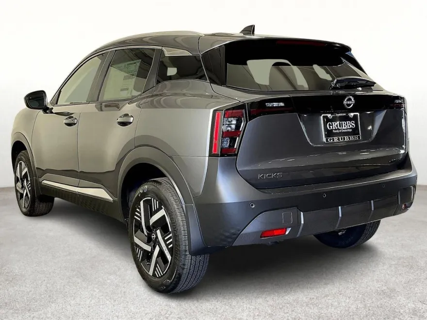 2026 Nissan Kicks SV photo 1