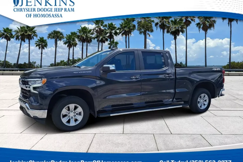 2024 Chevrolet Silverado 1500 LT photo 1