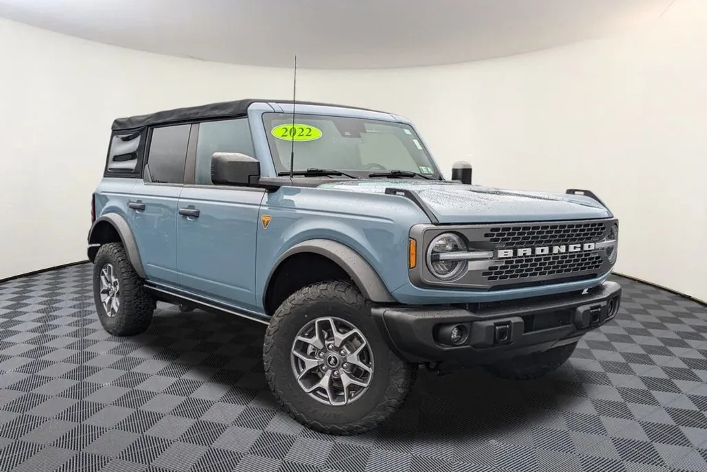 2022 Ford Bronco Badlands photo 1