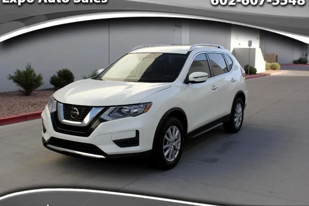 2020 Nissan Rogue SV photo 1
