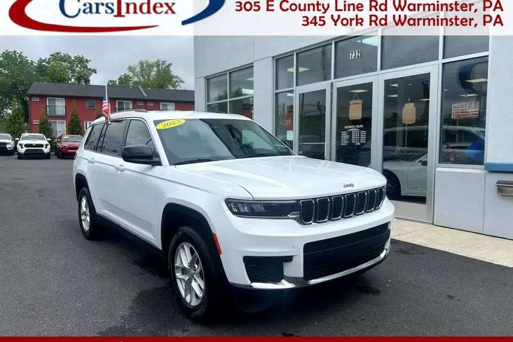 2023 Jeep Grand Cherokee Laredo photo 1