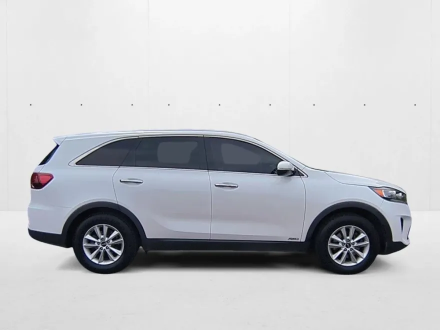 2019 Kia Sorento LX V6 photo 1