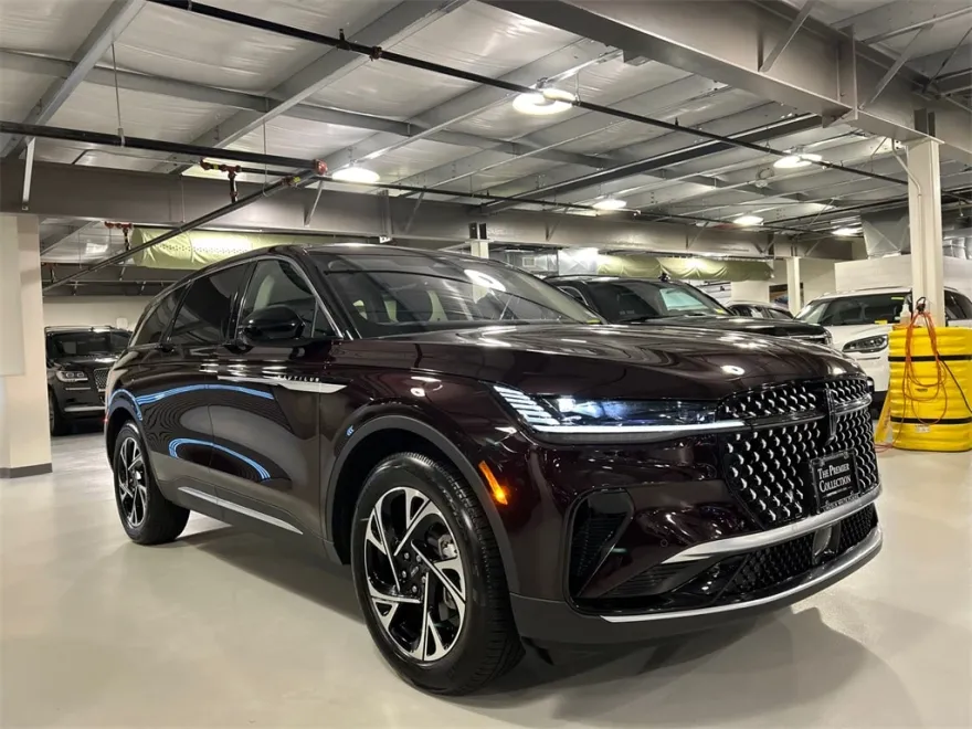 2025 Lincoln Nautilus Premiere photo 1