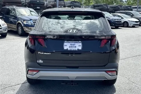 2025 Hyundai Tucson SE photo 1