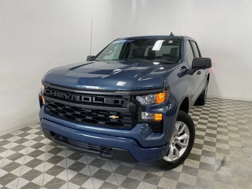 2024 Chevrolet Silverado 1500 Custom photo 1