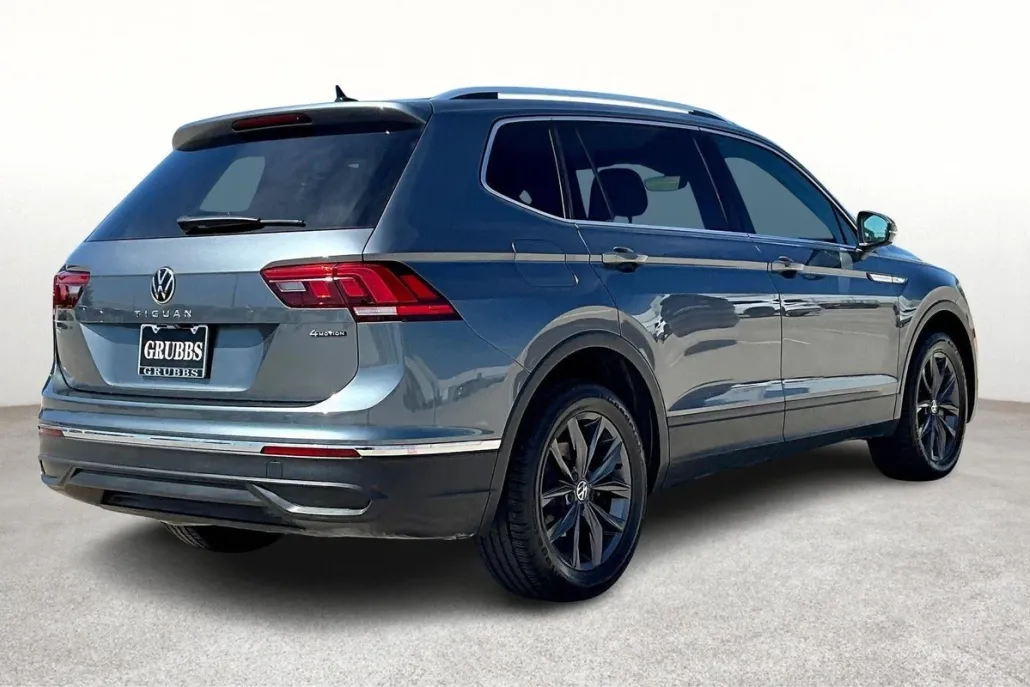 2022 Volkswagen Tiguan SE photo 1