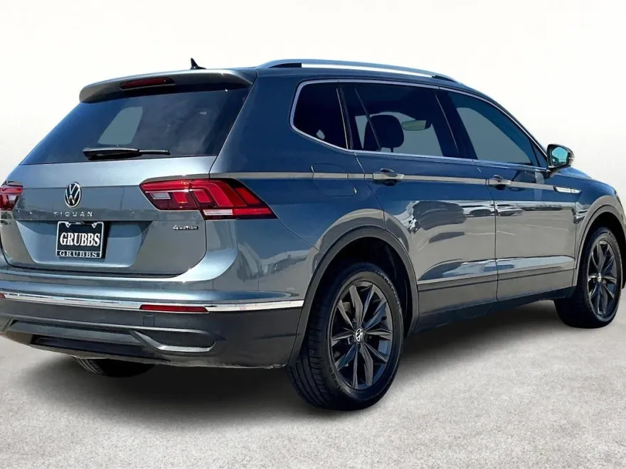2022 Volkswagen Tiguan SE photo 1