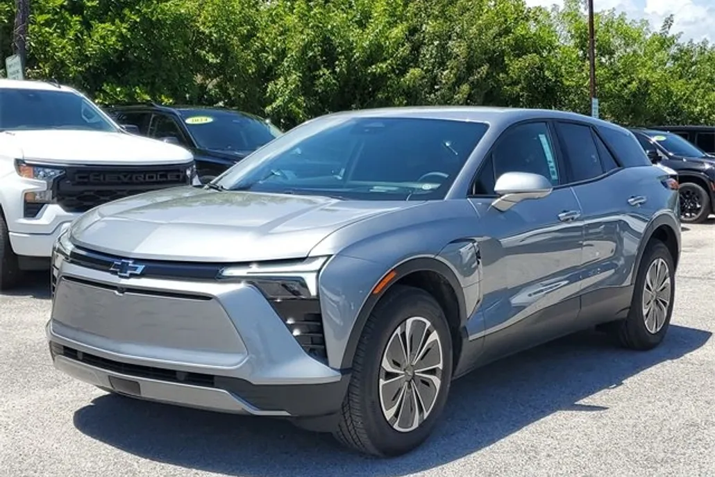 2025 Chevrolet Blazer EV photo 1