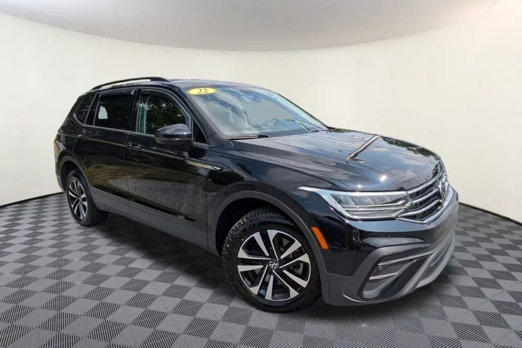 2022 Volkswagen Tiguan S photo 1