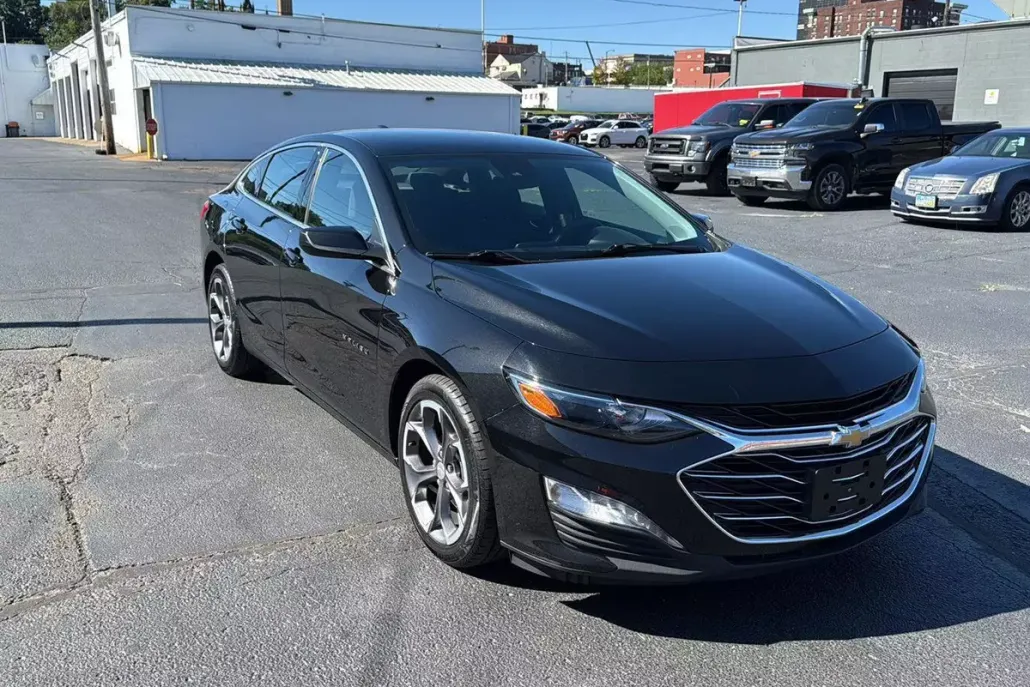 2024 Chevrolet Malibu 1LT photo 1