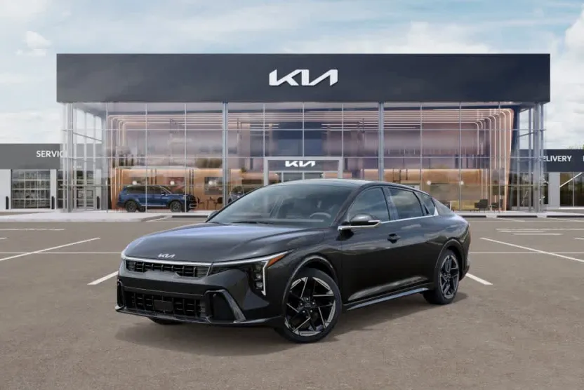 2025 Kia K4 GT-Line photo 1