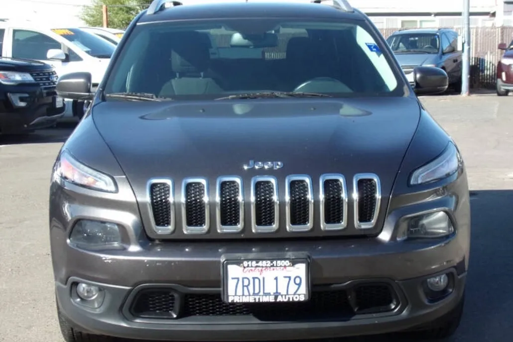 2016 Jeep Cherokee Latitude Altitude photo 1