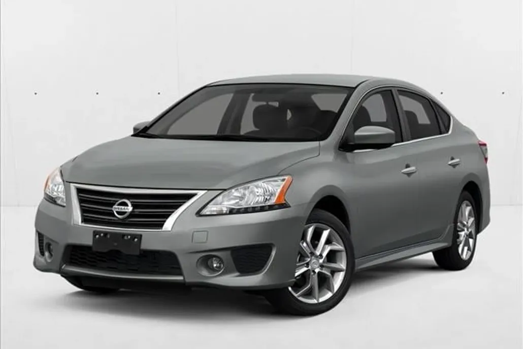 2013 Nissan Sentra SR photo 1