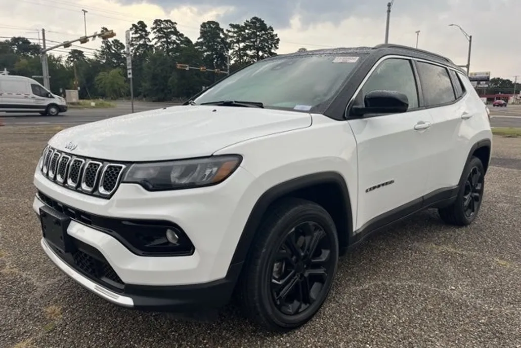 2024 Jeep Compass Limited photo 1