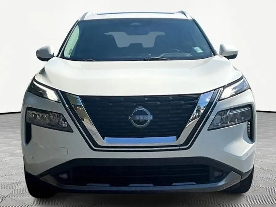 2022 Nissan Rogue SL photo 1