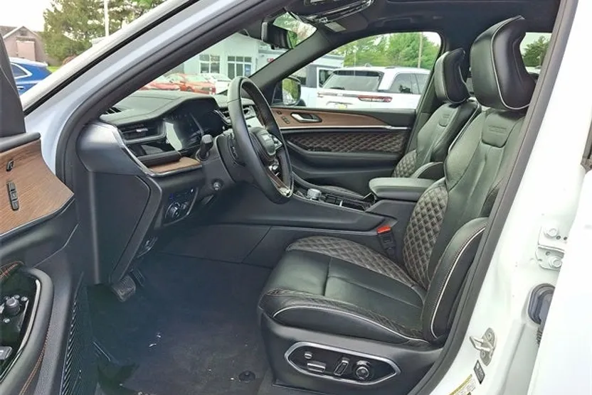 2023 Jeep Grand Cherokee Summit Reserve 4xe photo 1