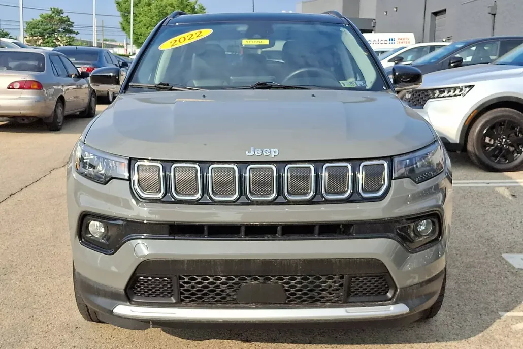 2022 Jeep Compass Limited photo 1