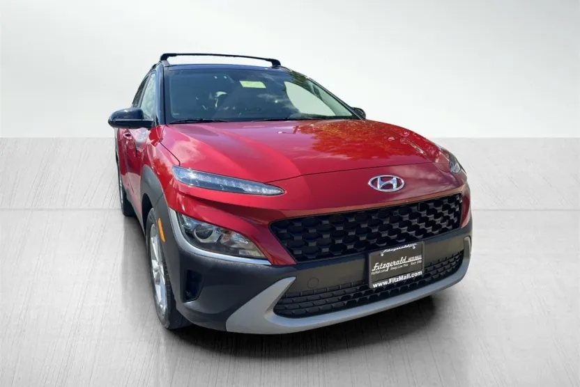2022 Hyundai Kona SEL photo 1