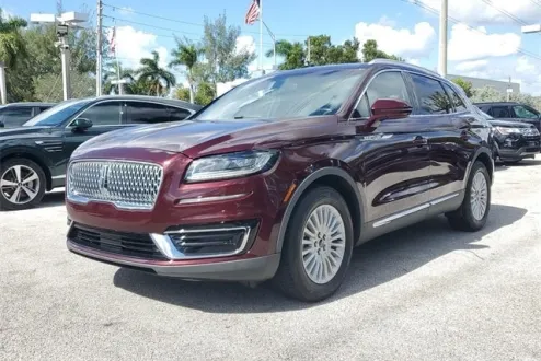 2019 Lincoln Nautilus Standard photo 3