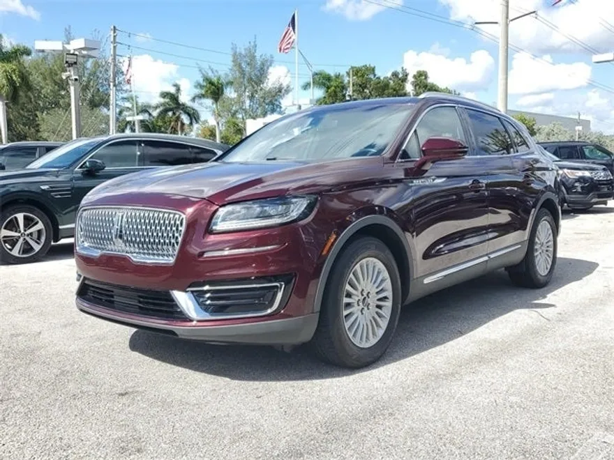 2019 Lincoln Nautilus Standard photo 3