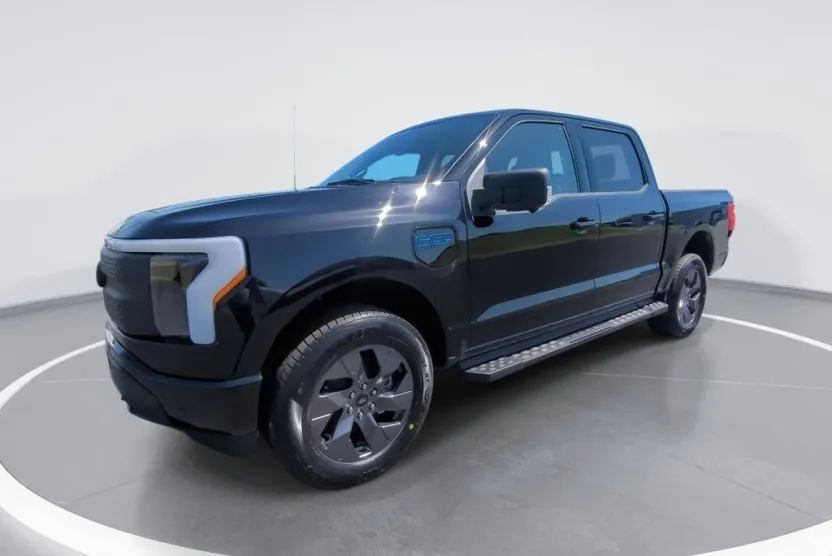 2025 Ford F-150 Lightning photo 1
