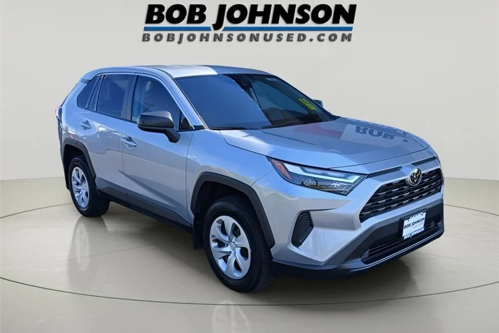 2023 Toyota RAV4 LE photo 1