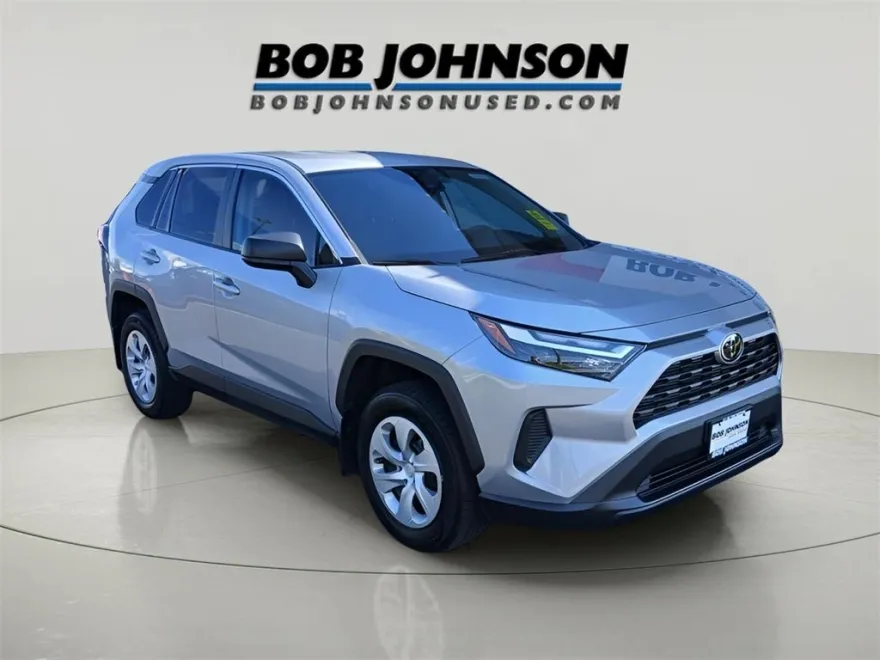 2023 Toyota RAV4 LE photo 1