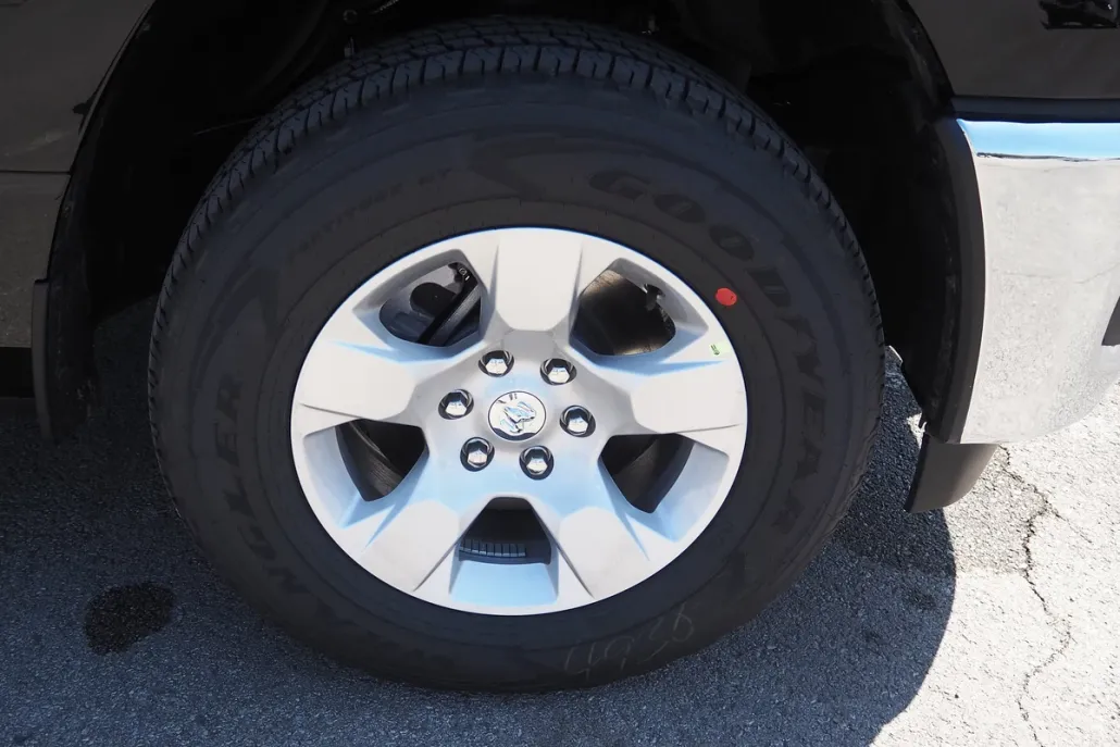 2025 Ram 1500 Tradesman photo 1