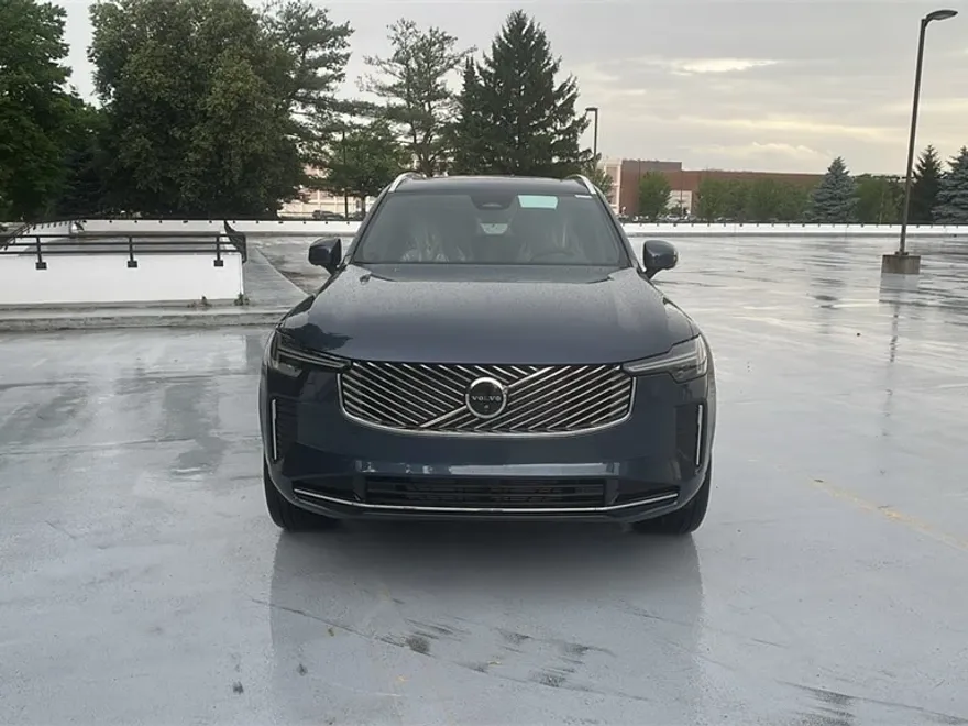 2026 Volvo XC90 Plus photo 1