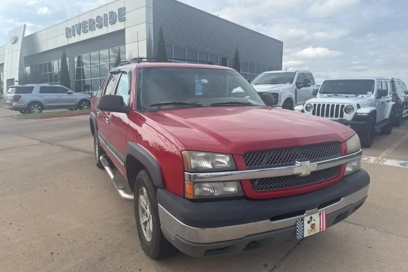 2004 Chevrolet Avalanche Base photo 1