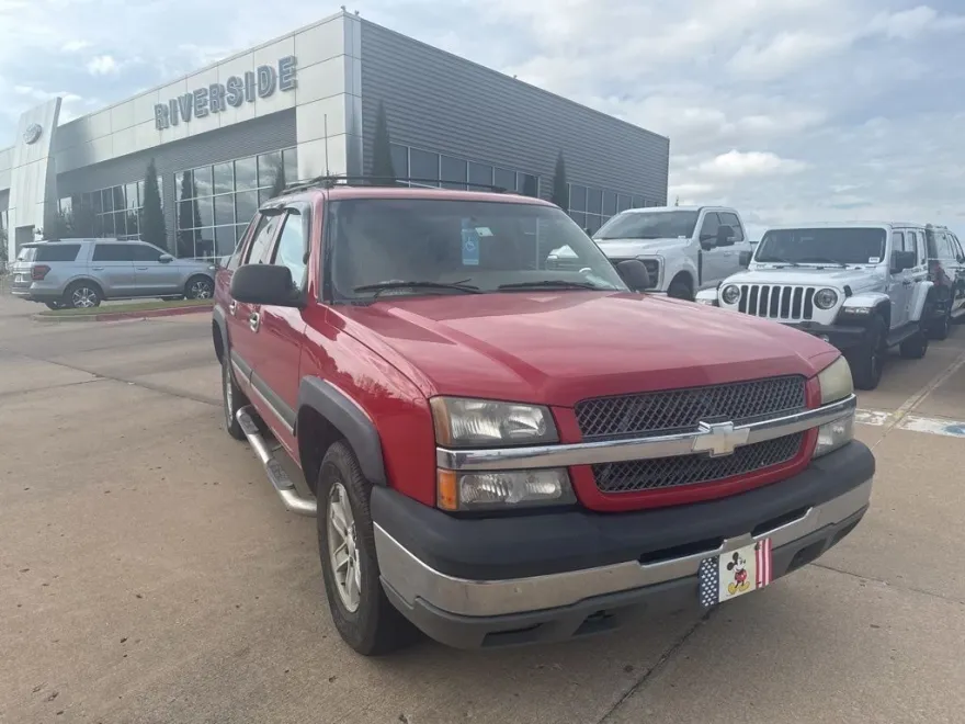 2004 Chevrolet Avalanche Base photo 1