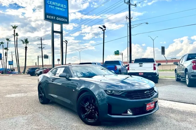 2023 Chevrolet Camaro 2LT photo 1