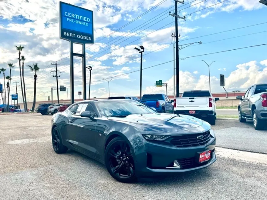 2023 Chevrolet Camaro 2LT photo 1