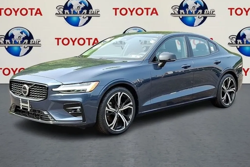 2024 Volvo S60 B5 Core photo 1