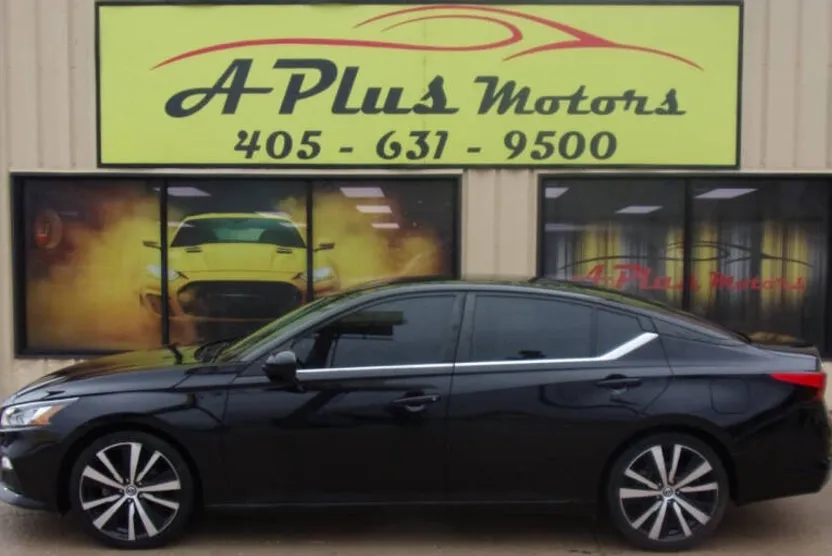 2020 Nissan Altima 2.5 SR photo 1