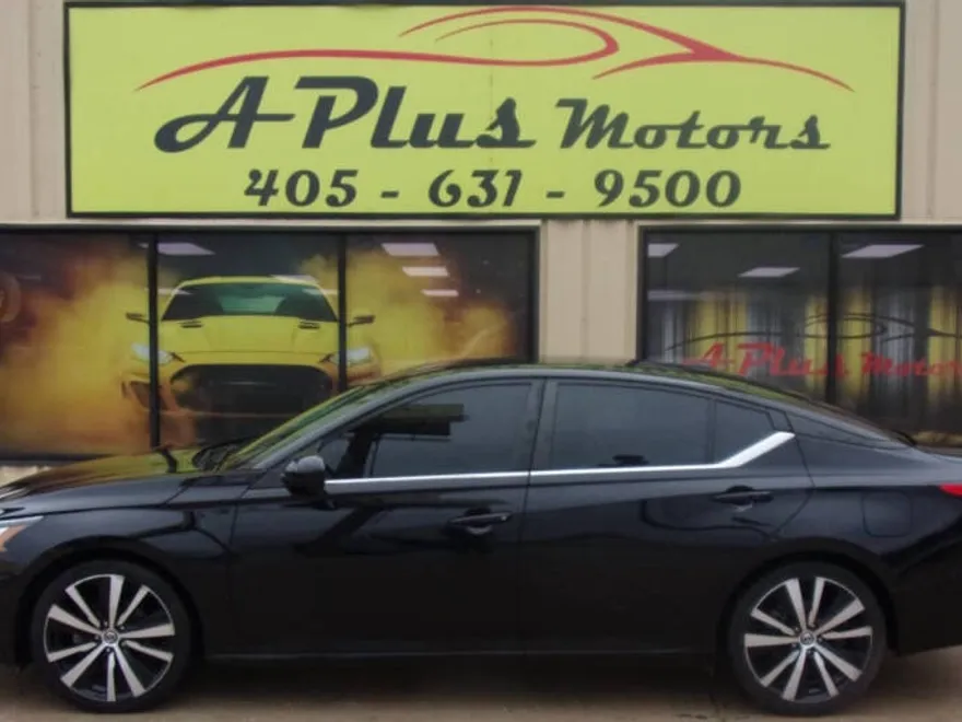 2020 Nissan Altima 2.5 SR photo 1