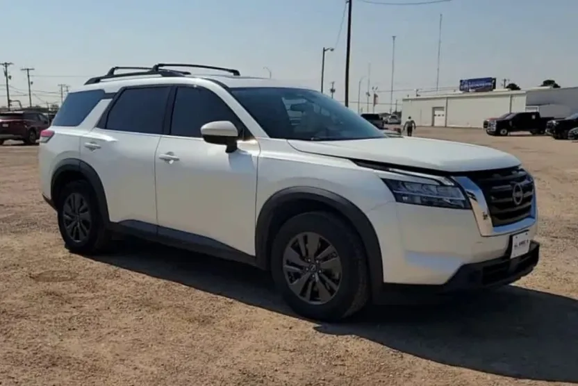 2022 Nissan Pathfinder SV photo 1