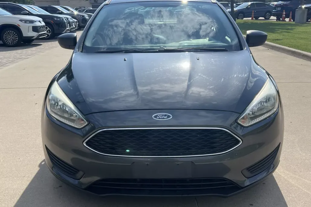 2015 Ford Focus S photo 1