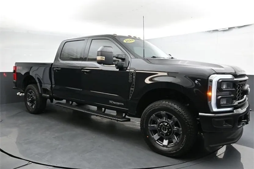 2024 Ford F-250 Lariat photo 1