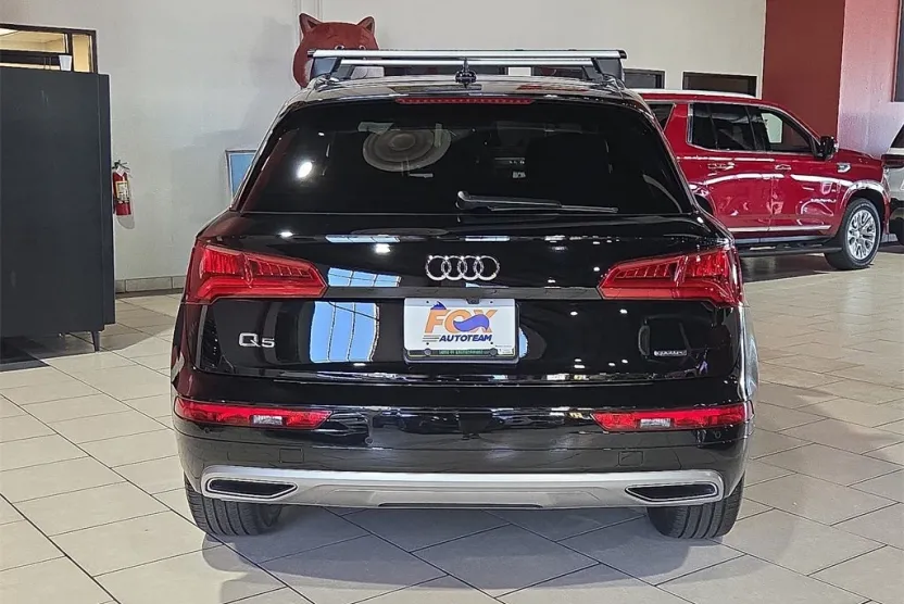 2020 Audi Q5 45 Premium Plus photo 1