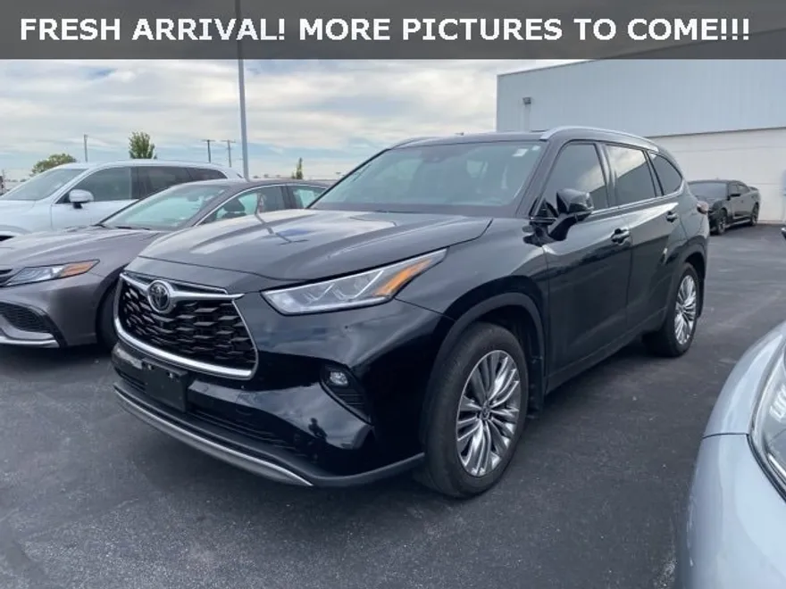 2024 Toyota Highlander Platinum photo 1