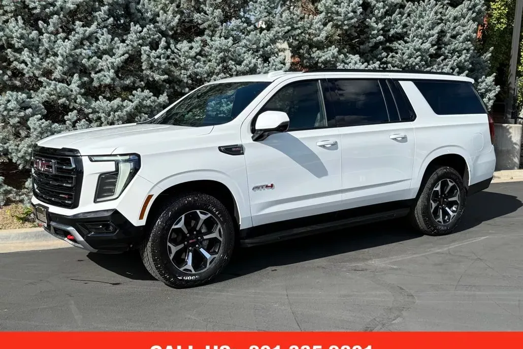 2025 Gmc Yukon XL AT4 photo 1