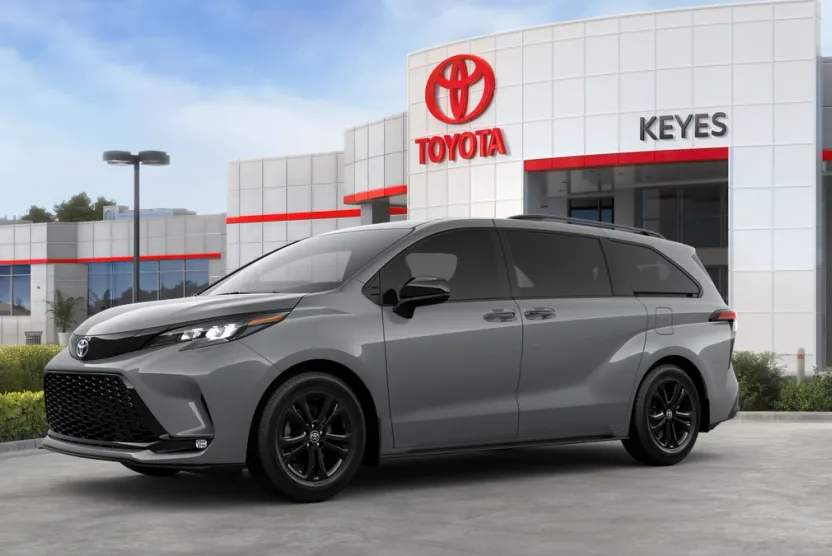 2025 Toyota Sienna XSE photo 1