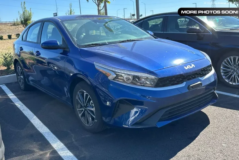 2024 Kia Forte LXS photo 1