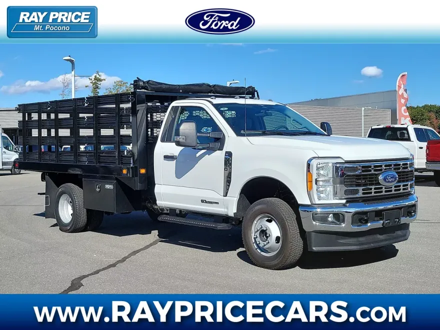 2023 Ford F-350 XL photo 1